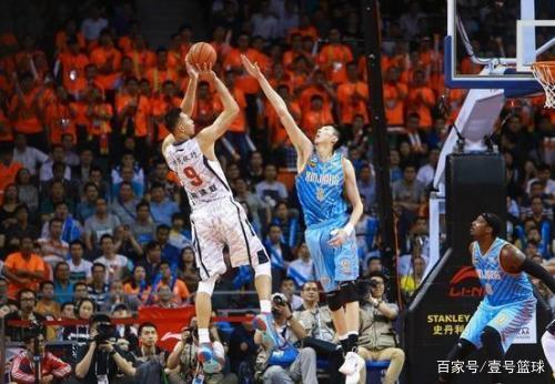 到球场上的 到球场上的